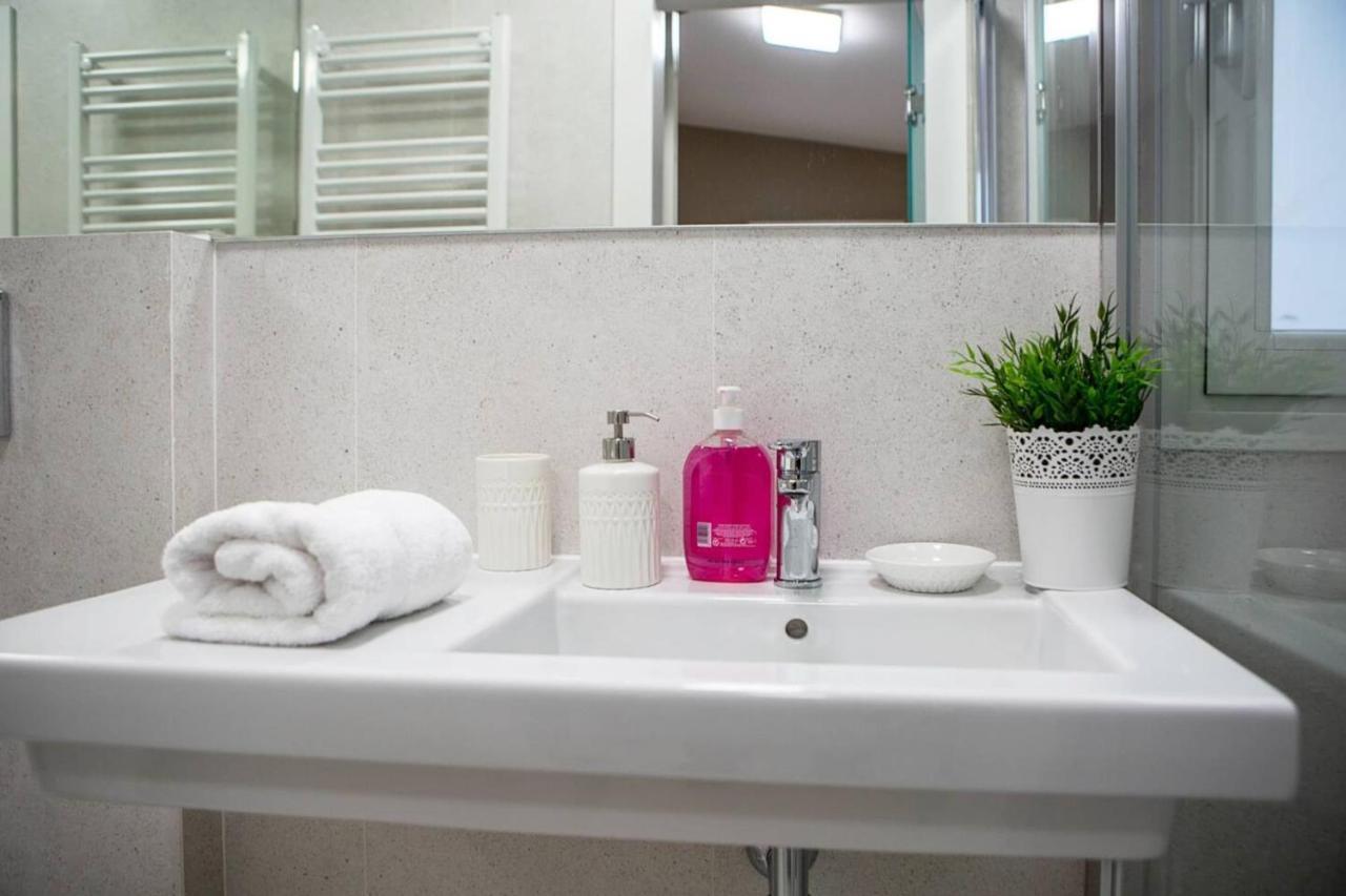 Cozy 2Bed2Bath&Patio W Bedbath In Mdrd'S Center Apartment Madrid Bagian luar foto